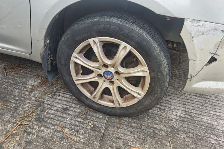 Used Geely Auto Diamond 2014 Sedan 1.5L Manual Entry-Level Model Right Front Wheel Hub