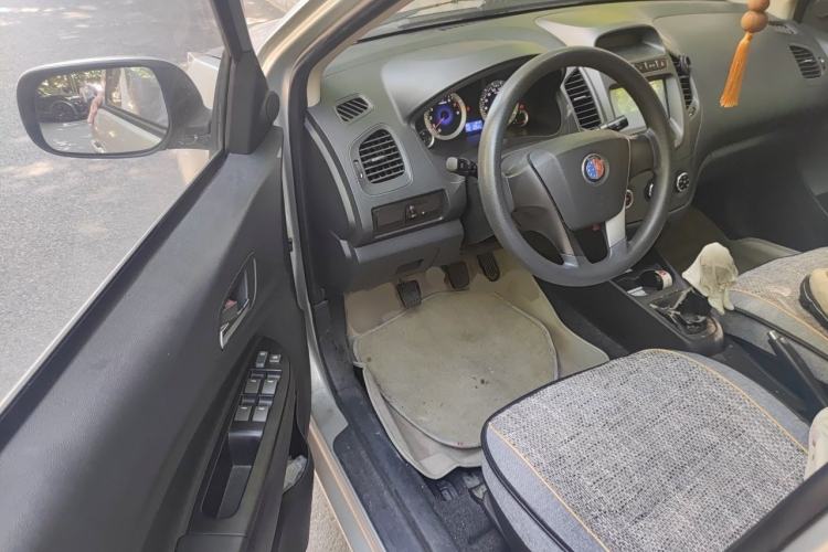 Used Geely Auto Diamond 2014 Sedan 1.5L Manual Entry-Level Model Driver Seat