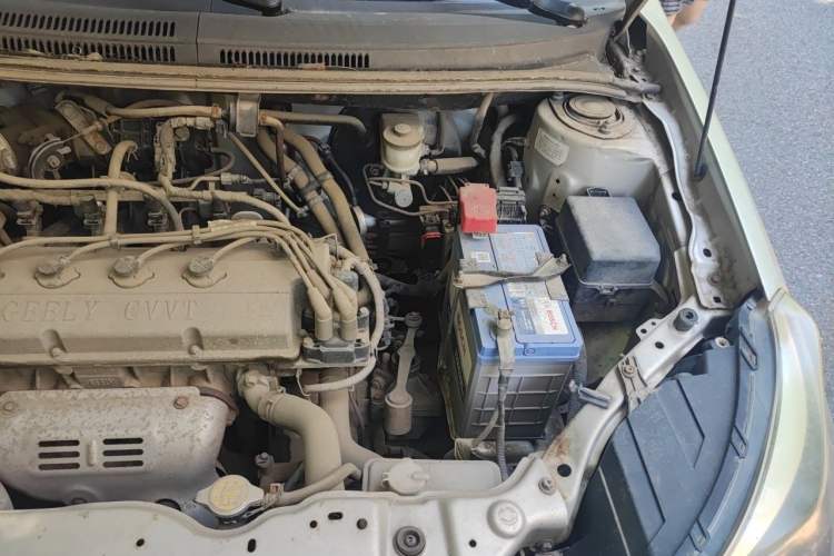Used Geely Auto Diamond 2014 Sedan 1.5L Manual Entry-Level Model Engine Bay Left