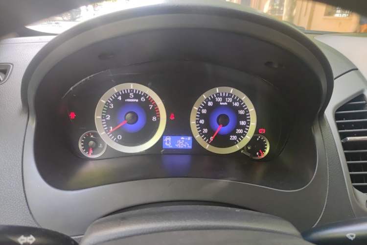 Used Geely Auto Diamond 2014 Sedan 1.5L Manual Entry-Level Model Instrument Cluster