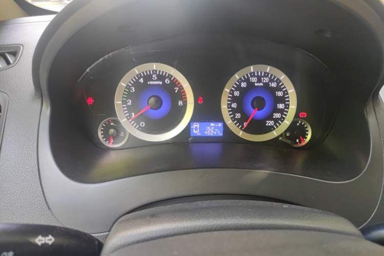 Used Geely Auto Diamond 2014 Sedan 1.5L Manual Entry-Level Model Odometer Close Up
