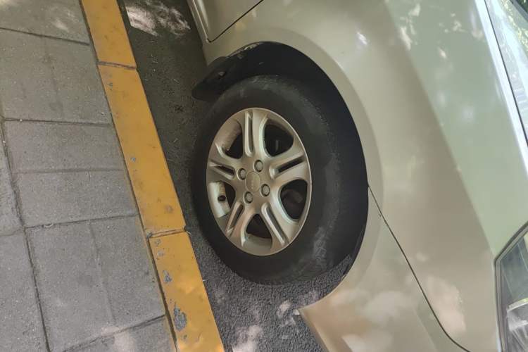 Used Geely Auto Diamond 2014 Sedan 1.5L Manual Entry-Level Model Right Front Wheel Hub