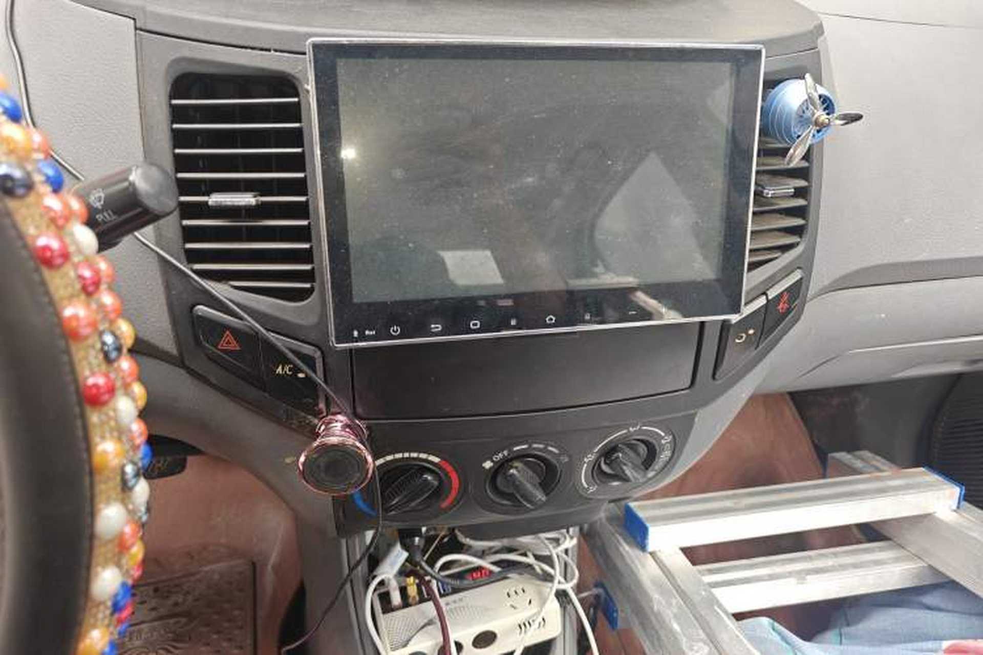 Used Geely Auto Diamond 2014 Sedan 1.5L Manual Entry-Level Model Audio And AC Panel