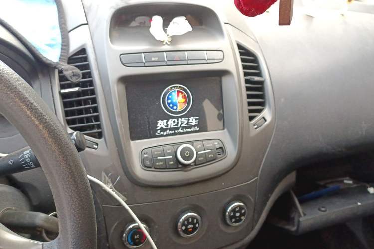 Used Geely Auto Diamond 2014 Sedan 1.5L Manual Entry-Level Model Audio And AC Panel