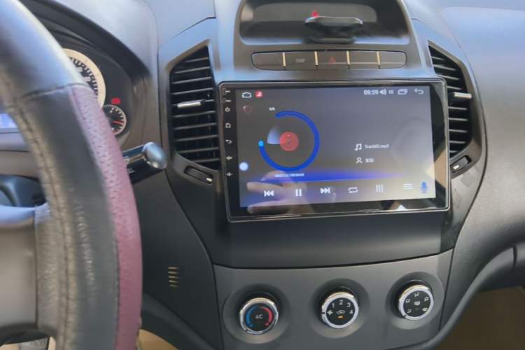 Used Geely Auto Diamond 2014 Sedan 1.5L Manual Entry-Level Model Audio And AC Panel