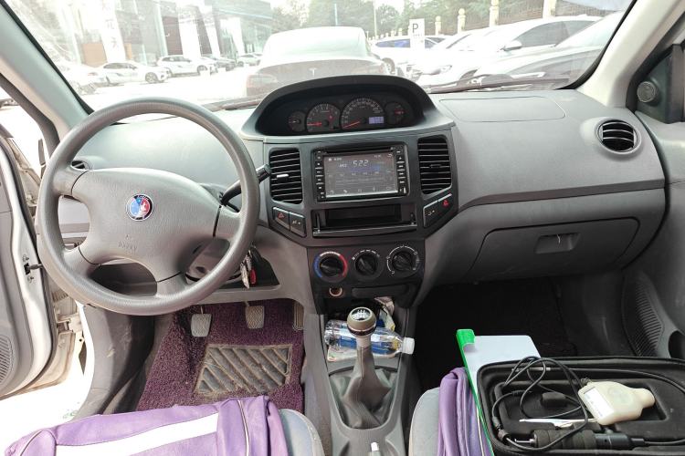 Used Geely Auto Diamond 2014 Sedan 1.5L Manual Entry-Level Model Center Console