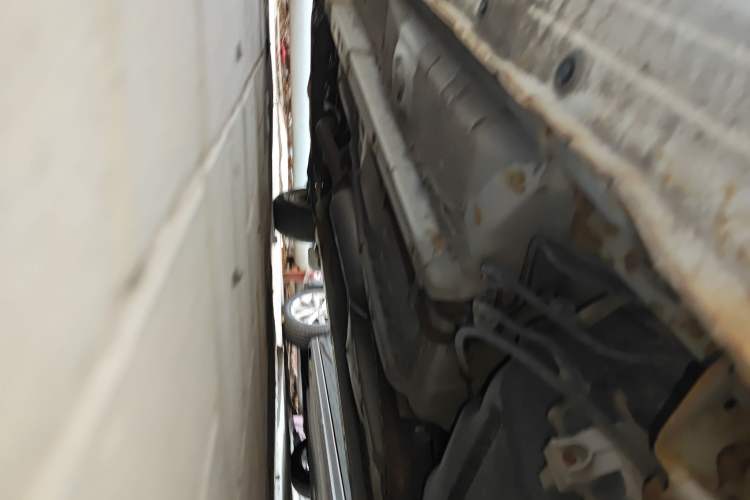 Used Geely Auto Diamond 2014 Sedan 1.5L Manual Entry-Level Model Chassis Rear Left