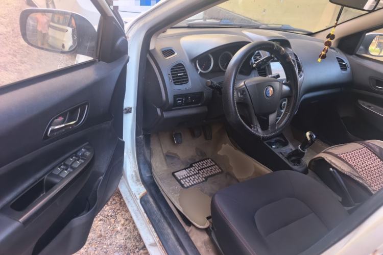 Used Geely Auto Diamond 2014 Sedan 1.5L Manual Luxury Model Driver Seat