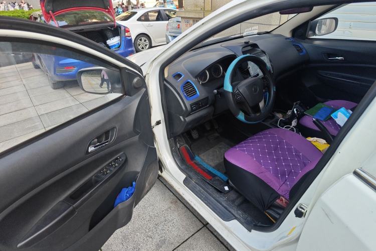 Used Geely Auto Diamond 2014 Sedan 1.5L Manual Entry-Level Model Driver Seat