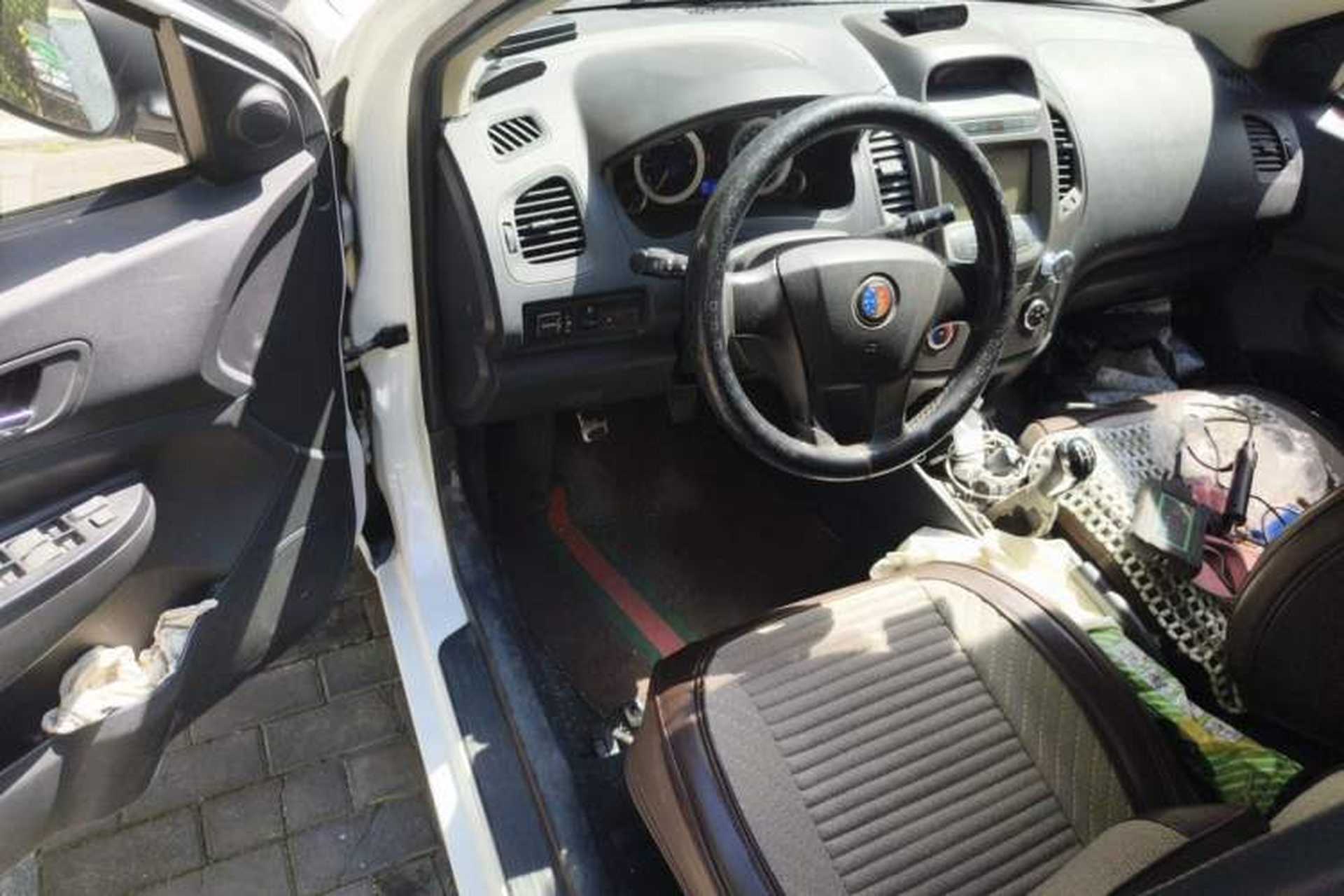 Used Geely Auto Diamond 2014 Sedan 1.5L Manual Entry-Level Model Driver Seat