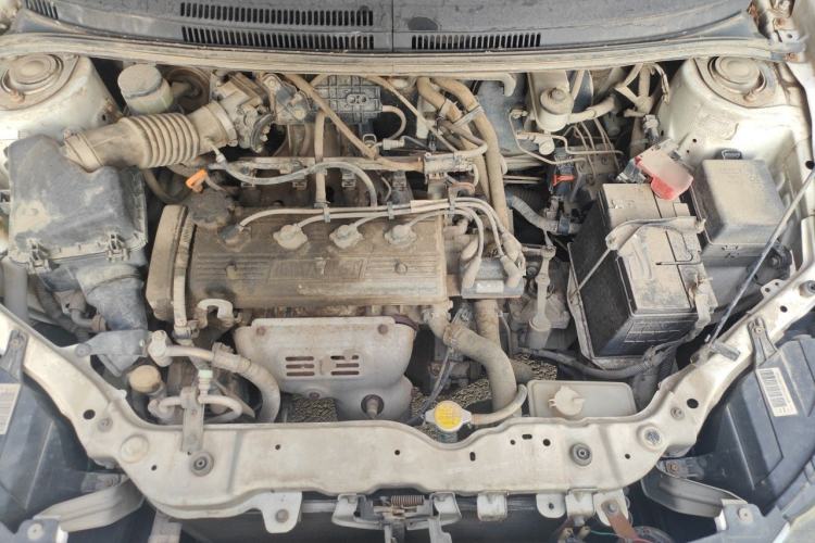 Used Geely Auto Diamond 2014 Sedan 1.5L Manual Entry-Level Model Engine Bay