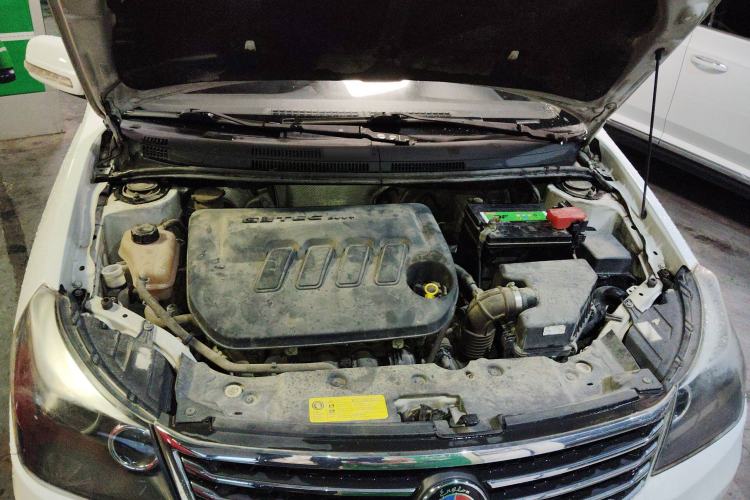 Used Geely Auto Diamond 2014 CROSS 1.5L Manual Entry-Level Model Engine Bay