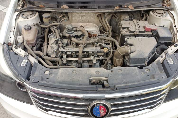 Used Geely Auto Diamond 2014 Sedan 1.5L Manual Entry-Level Model Engine Bay