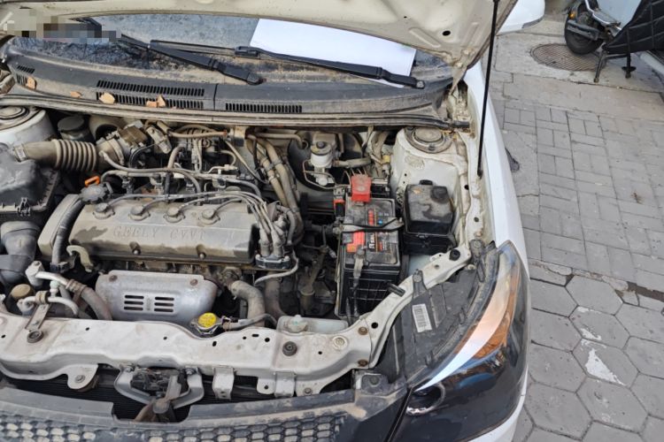 Used Geely Auto Diamond 2014 Sedan 1.5L Manual Entry-Level Model Engine Bay Left
