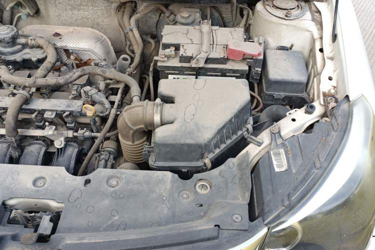 Used Geely Auto Diamond 2014 Sedan 1.5L Manual Entry-Level Model Engine Bay Left
