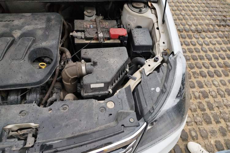 Used Geely Auto Diamond 2014 Sedan 1.5L Manual Entry-Level Model Engine Bay Left