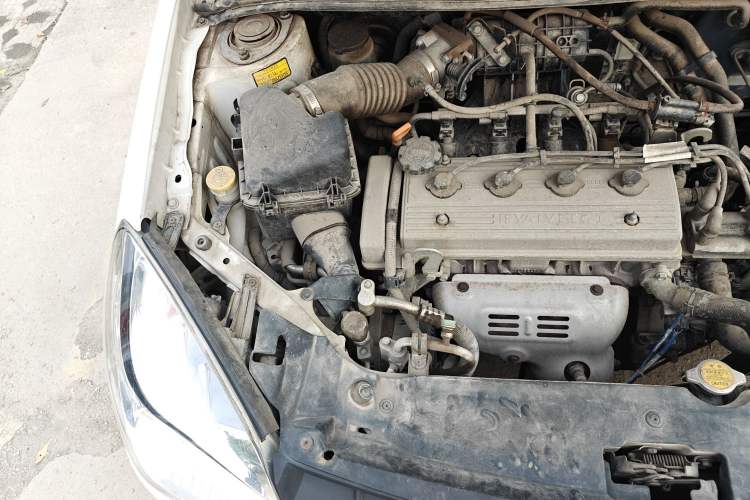 Used Geely Auto Diamond 2014 Sedan 1.5L Manual Entry-Level Model Engine Bay Right