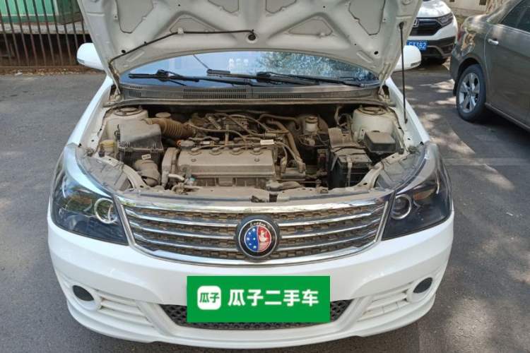 Used Geely Auto Diamond 2014 Sedan 1.5L Manual Entry-Level Model Engine Bay