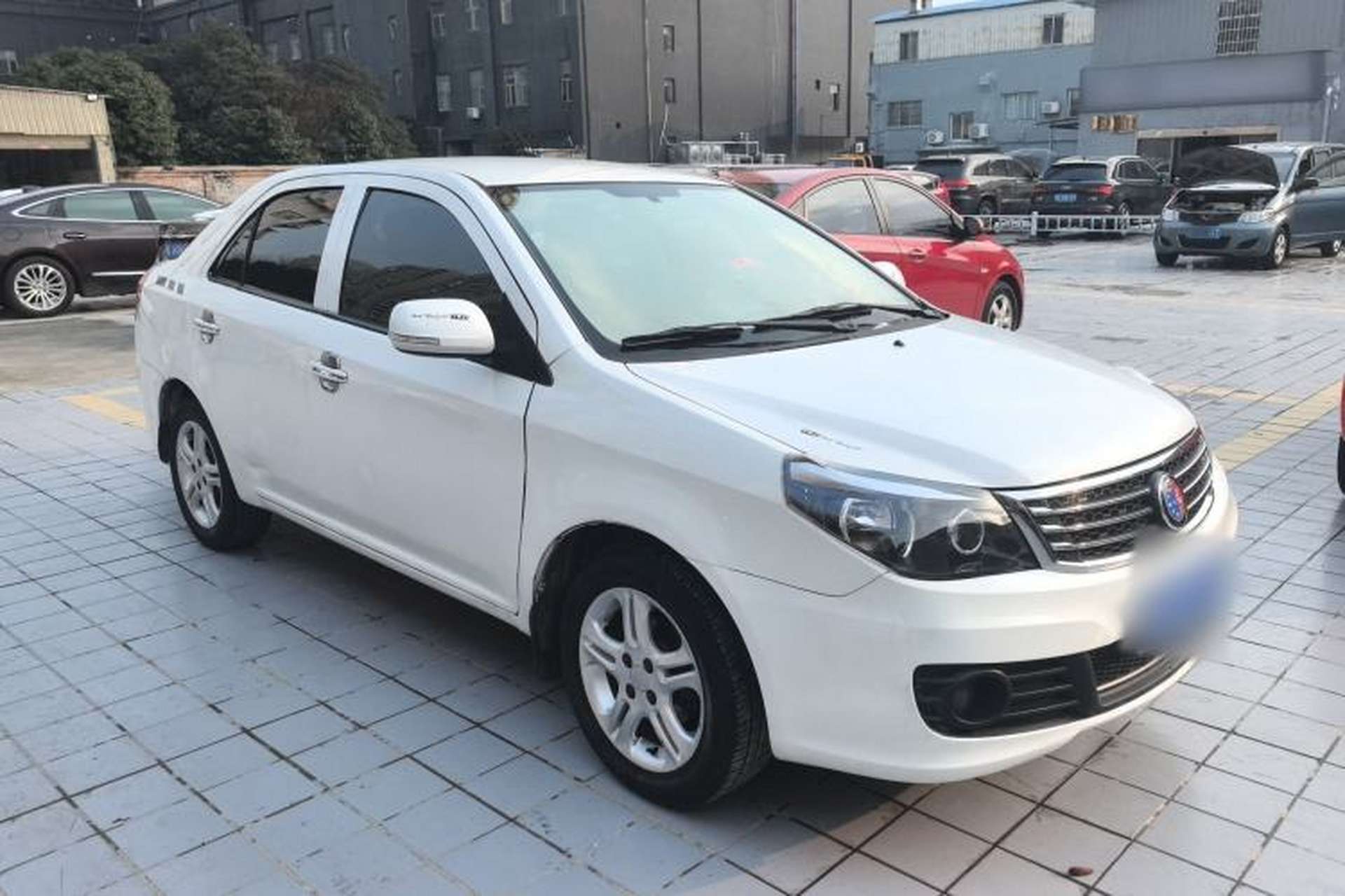Used Geely Auto Diamond 2014 Sedan 1.5L Manual Entry-Level Model Front Right 45 Deg