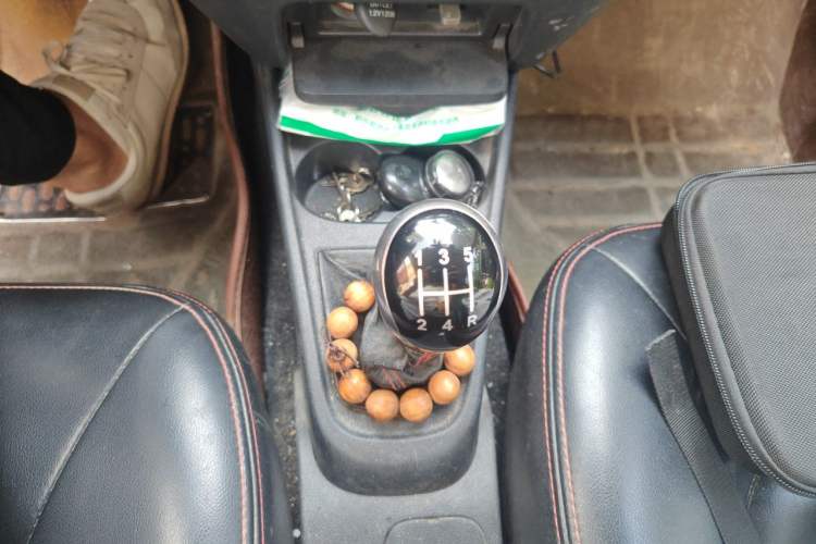 Used Geely Auto Diamond 2014 Sedan 1.5L Manual Entry-Level Model Gear Lever