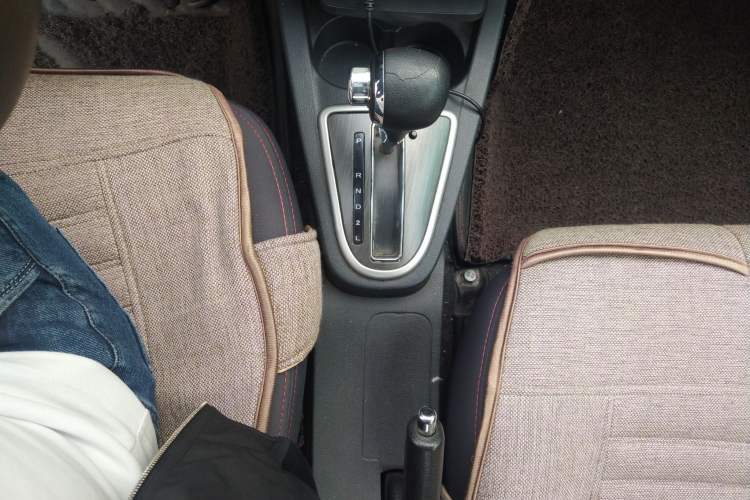 Used Geely Auto Diamond 2014 Sedan 1.5L Automatic Elite Model Gear Lever