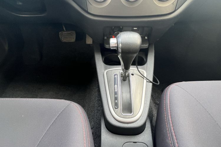 Used Geely Auto Diamond 2014 Sedan 1.5L Automatic Elite Model Gear Lever