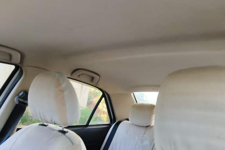 Used Geely Auto Diamond 2014 Sedan 1.5L Manual Entry-Level Model Headliner
