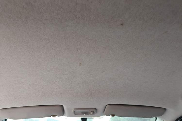 Used Geely Auto Diamond 2014 Sedan 1.5L Manual Entry-Level Model Headliner