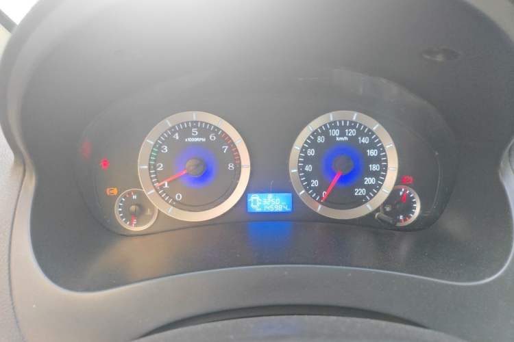 Used Geely Auto Diamond 2014 Sedan 1.5L Manual Entry-Level Model Instrument Cluster