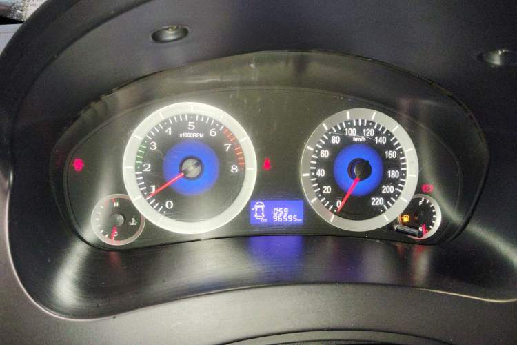 Used Geely Auto Diamond 2014 CROSS 1.5L Manual Entry-Level Model Instrument Cluster