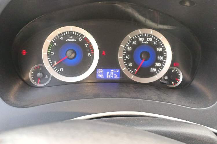 Used Geely Auto Diamond 2014 Sedan 1.5L Manual Entry-Level Model Instrument Cluster