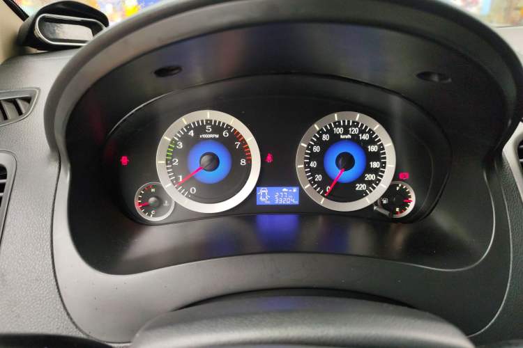 Used Geely Auto Diamond 2014 Sedan 1.5L Manual Entry-Level Model Instrument Cluster