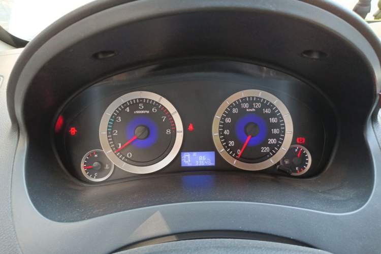 Used Geely Auto Diamond 2014 Sedan 1.5L Manual Entry-Level Model Instrument Cluster