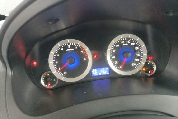 Used Geely Auto Diamond 2014 Sedan 1.5L Manual Entry-Level Model Instrument Cluster