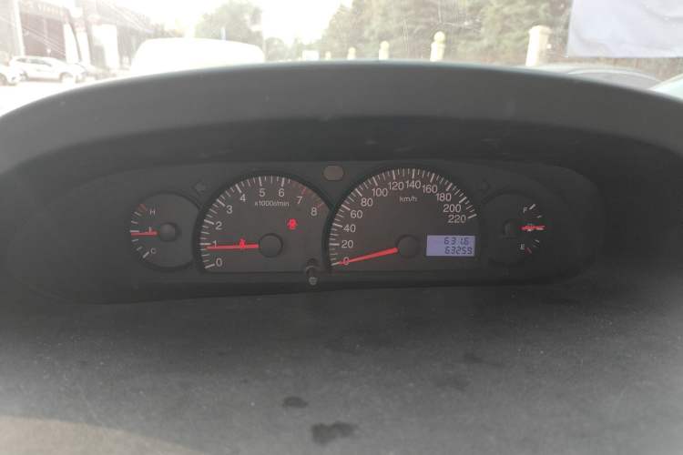 Used Geely Auto Diamond 2014 Sedan 1.5L Manual Entry-Level Model Instrument Cluster