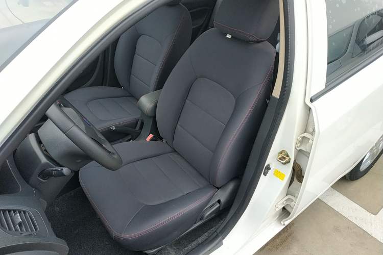 Used Geely Auto Diamond 2014 Sedan 1.5L Manual Luxury Model Left Front Seat