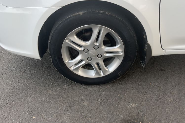 Used Geely Auto Diamond 2014 Sedan 1.5L Automatic Elite Model Left Front Wheel Hub