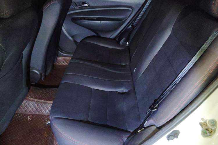 Used Geely Auto Diamond 2014 CROSS 1.5L Manual Entry-Level Model Left Rear Seat