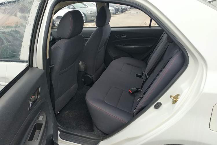 Used Geely Auto Diamond 2014 Sedan 1.5L Manual Luxury Model Left Rear Seat