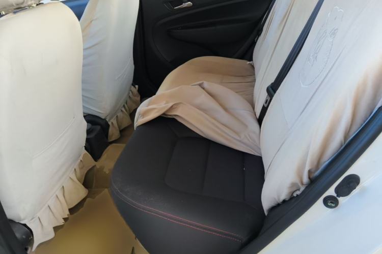 Used Geely Auto Diamond 2014 Sedan 1.5L Manual Entry-Level Model Left Rear Seat