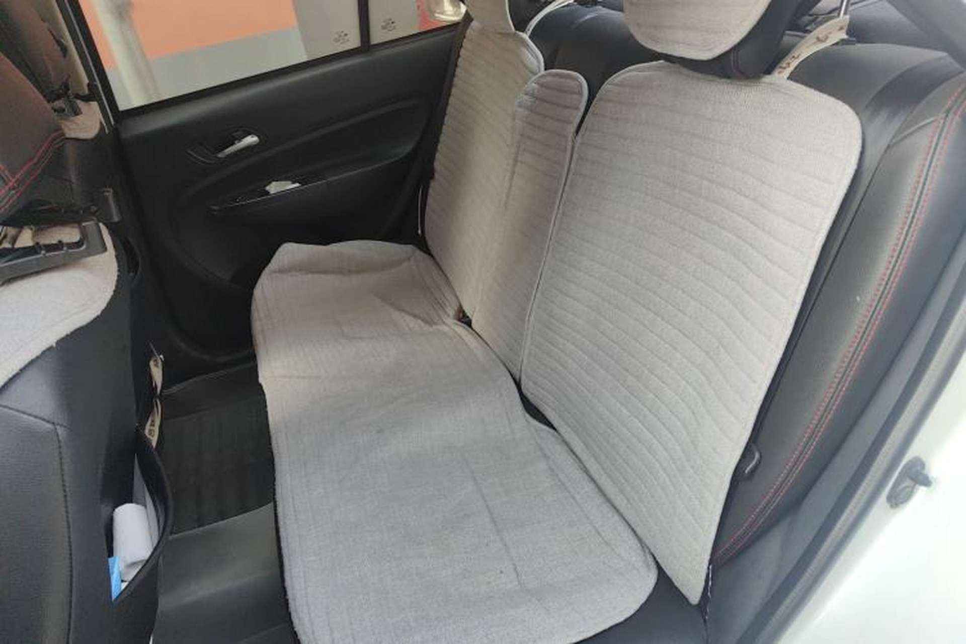 Used Geely Auto Diamond 2014 Sedan 1.5L Manual Entry-Level Model Left Rear Seat