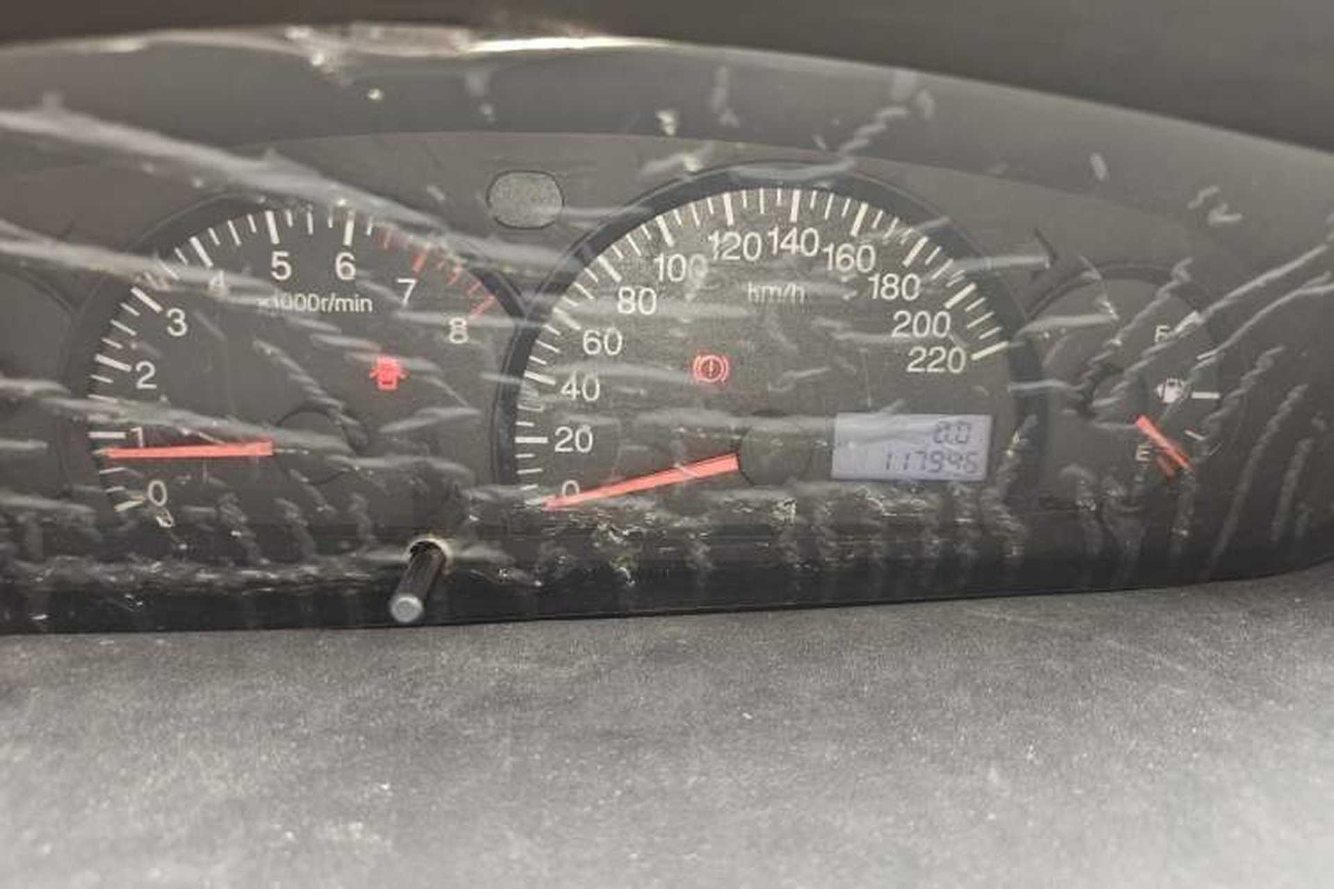 Used Geely Auto Diamond 2014 Sedan 1.5L Manual Entry-Level Model Odometer Close Up