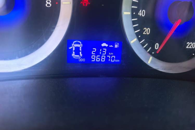 Used Geely Auto Diamond 2014 Sedan 1.5L Manual Luxury Model Odometer Close Up