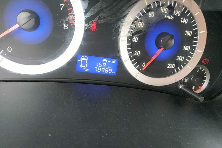 Used Geely Auto Diamond 2014 Sedan 1.5L Manual Luxury Model Odometer Close Up