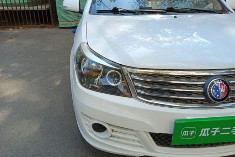 Used Geely Auto Diamond 2014 Sedan 1.5L Manual Entry-Level Model Right Front Headlight