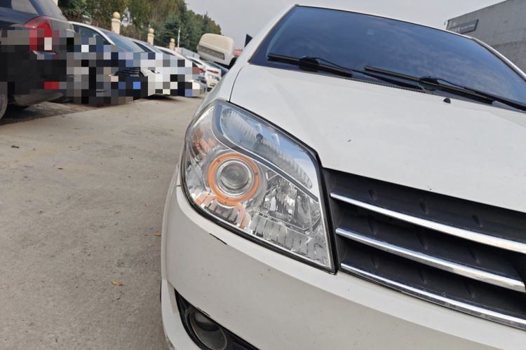 Used Geely Auto Diamond 2014 Sedan 1.5L Manual Entry-Level Model Right Front Headlight