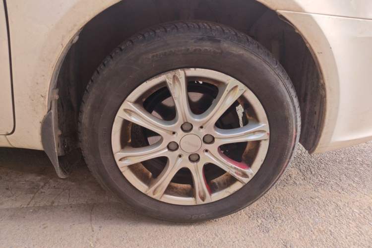 Used Geely Auto Diamond 2014 Sedan 1.5L Manual Entry-Level Model Right Front Wheel Hub