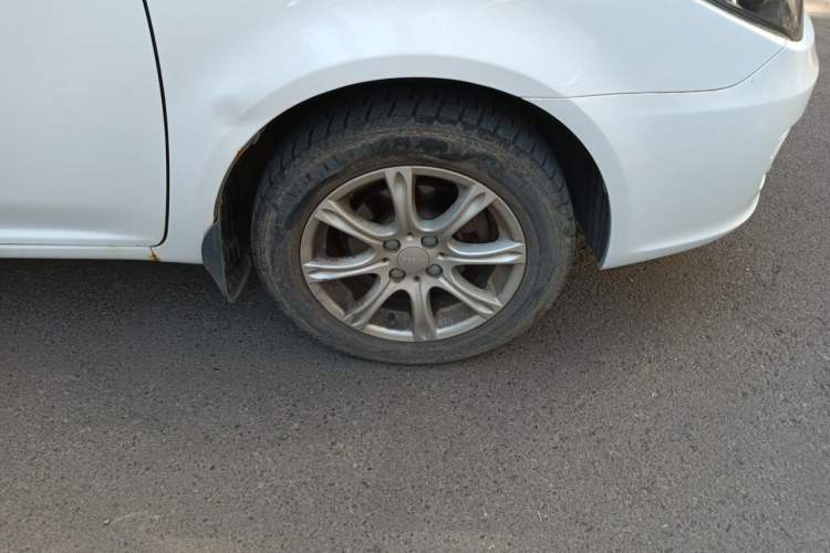 Used Geely Auto Diamond 2014 Sedan 1.5L Manual Entry-Level Model Right Front Wheel Hub