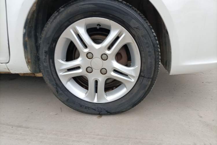 Used Geely Auto Diamond 2014 Sedan 1.5L Manual Entry-Level Model Right Front Wheel Hub