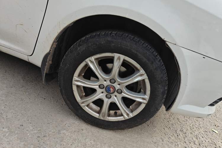 Used Geely Auto Diamond 2014 Sedan 1.5L Manual Entry-Level Model Right Front Wheel Hub